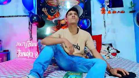 Snapshot of elias_salvatore_ chatting on March 4, 12:38 am elias_salvatore_ online show from March 4, 12:38 am