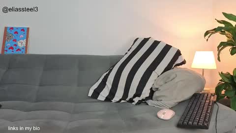 Snapshot of elias_steel1 chatting on February 3, 1:27 pm elias online show from February 3, 1:27 pm