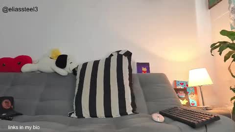 Snapshot of elias_steel1 chatting on February 25, 1:54 pm elias online show from February 25, 1:54 pm