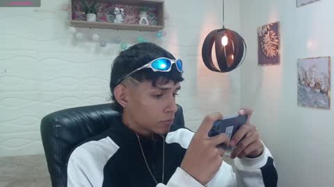 Snapshot of eliasblue chatting on January 7, 5:12 am E L I A S online show from January 7, 5:12 am