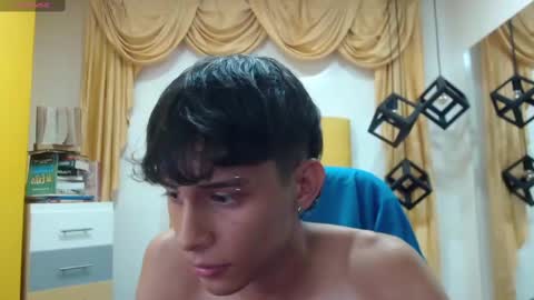 Snapshot of eliasblue chatting on February 22, 9:34 am E L I A S online show from February 22, 9:34 am