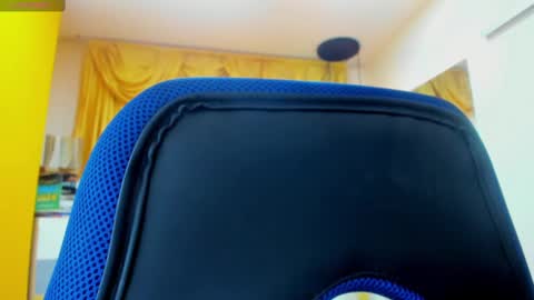 Snapshot of eliasblue chatting on February 28, 6:54 am E L I A S online show from February 28, 6:54 am