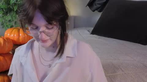 Ellie online show from November 2, 5:21 am