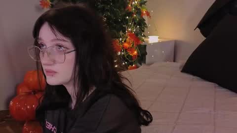 Ellie online show from November 4, 5:06 am