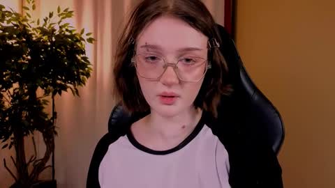 Ellie online show from November 30, 5:11 am