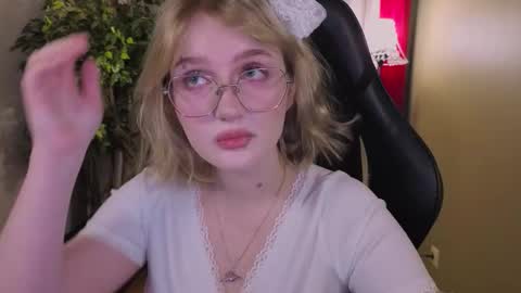 Ellie online show from March 5, 5:14 am