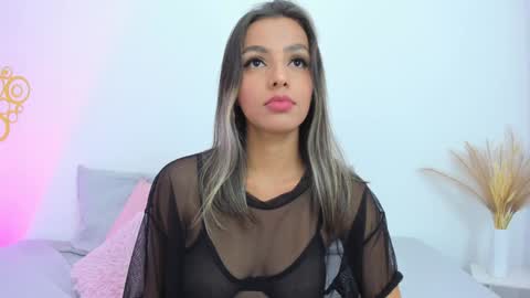 Snapshot of eligrey_ chatting on February 2, 5:21 am Elizabeth online show from February 2, 5:21 am