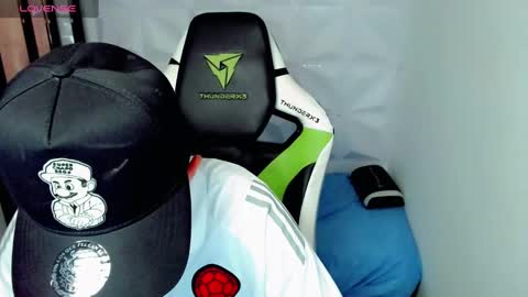 Snapshot of elii_797 chatting on December 17, 1:16 pm bby-santy online show from December 17, 1:16 pm