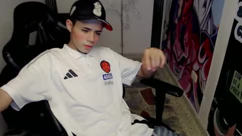 Snapshot of elii_797 chatting on February 14, 5:46 pm bby-santy online show from February 14, 5:46 pm