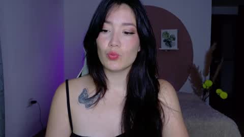 eliiih_ online show from April 19, 3:28 am