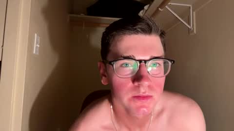 Snapshot of elijahkinky24 chatting on May 11, 10:51 pm elijahkinky24 online show from May 11, 10:51 pm