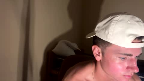 Snapshot of elijahkinky24 chatting on June 7, 6:44 pm elijahkinky24 online show from June 7, 6:44 pm