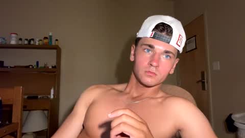 Snapshot of elijahkinky24 chatting on June 24, 12:09 am elijahkinky24 online show from June 24, 12:09 am