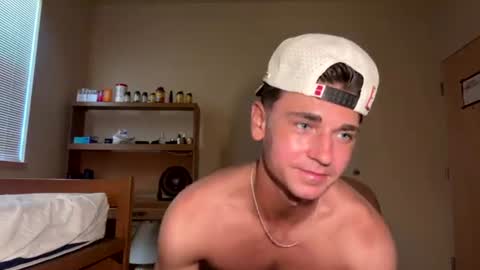 Snapshot of elijahkinky24 chatting on July 13, 4:43 pm elijahkinky24 online show from July 13, 4:43 pm