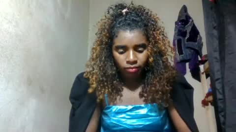 Snapshot of elina981 chatting on June 28, 8:04 pm elina981 online show from June 28, 8:04 pm