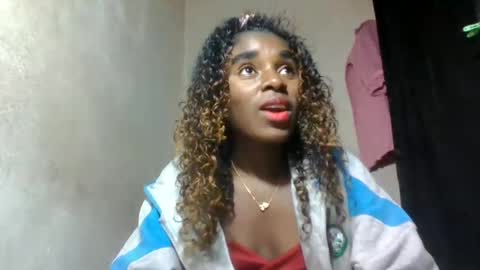 Snapshot of elina981 chatting on July 11, 9:01 am elina981 online show from July 11, 9:01 am