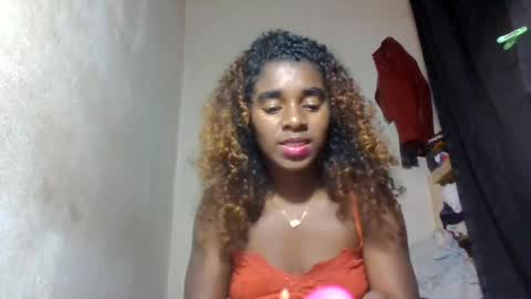 Snapshot of elina981 chatting on July 14, 7:13 am elina981 online show from July 14, 7:13 am