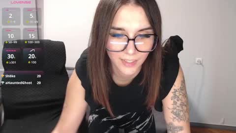 Snapshot of elina_posh chatting on April 10, 1:38 pm Liza online show from April 10, 1:38 pm