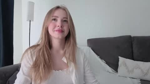 Snapshot of elinamilller chatting on May 1, 1:54 am Elna and Tom online show from May 1, 1:54 am