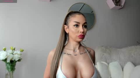 Elina online show from May 4, 9:49 am