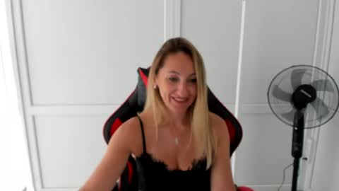 Milena online show from June 25, 7:02 am