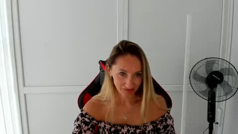 Milena online show from June 26, 7:13 am