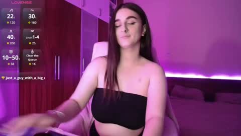 Snapshot of elinarossi chatting on April 20, 6:53 pm Elina Rossi online show from April 20, 6:53 pm