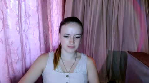 Snapshot of elinastar chatting on August 4, 8:17 am ElinaStar online show from August 4, 8:17 am