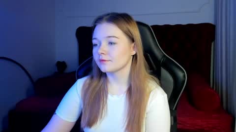 elinavale online show from March 31, 5:13 pm