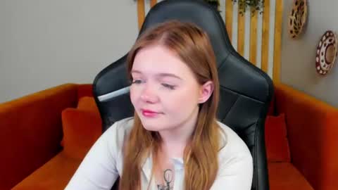 elinavale online show from June 26, 6:07 am