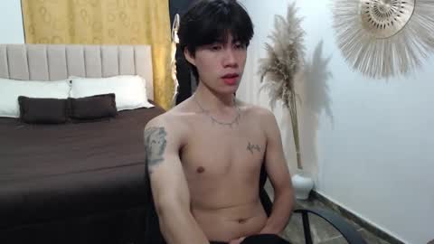 Snapshot of elio_collem chatting on October 16, 7:42 am ELIO online show from October 16, 7:42 am