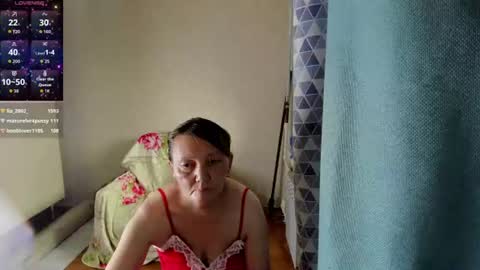 Snapshot of elis_gabbi chatting on June 30, 12:44 am Elis online show from June 30, 12:44 am