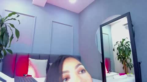 Elisa online show from March 17, 7:39 pm