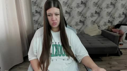 Aletta Oushen online show from March 27, 6:52 am