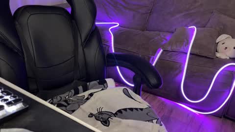 Snapshot of elisa_north chatting on February 8, 1:54 pm Elisa North online show from February 8, 1:54 pm