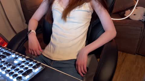 Snapshot of elisa_north chatting on March 3, 2:58 am Elisa North online show from March 3, 2:58 am