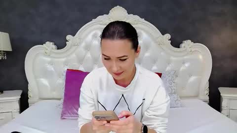 Krissy online show from February 10, 8:18 am