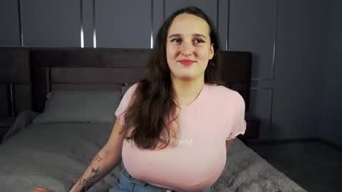 Snapshot of elisaminix_ chatting on December 5, 1:17 pm Elison online show from December 5, 1:17 pm