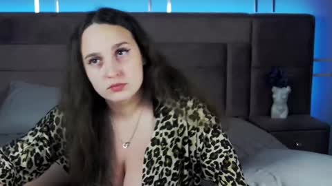 Snapshot of elisaminix_ chatting on December 9, 12:51 pm Elison online show from December 9, 12:51 pm