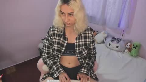 elisdarling online show from February 17, 9:21 pm