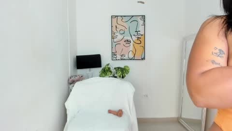 elise online show from April 15, 1:51 pm