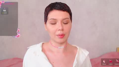elise_day online show from May 17, 10:00 am