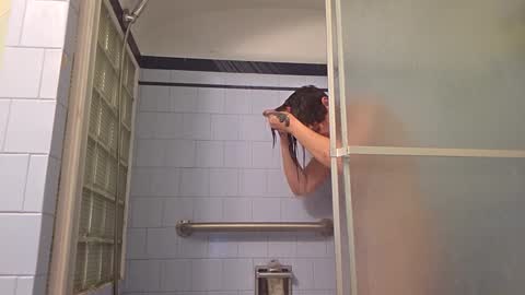 Snapshot of elisehipele chatting on September 21, 10:06 am elisehipele online show from September 21, 10:06 am