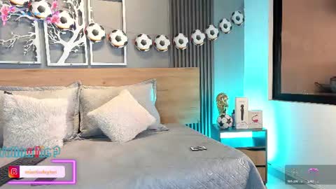 Elise Play Boobs online show from June 27, 2:44 pm
