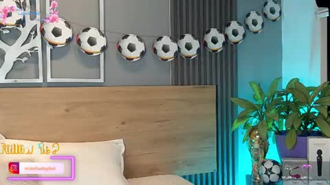 Elise Play Boobs online show from July 4, 10:16 pm