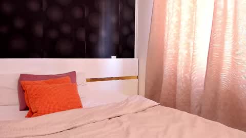 Elly online show from March 4, 9:37 am