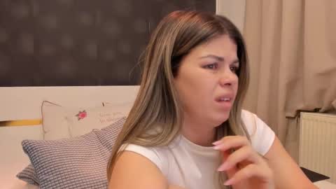 Elly online show from March 24, 10:48 pm