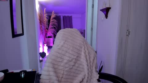 Snapshot of elissa_dominguez chatting on May 16, 3:36 am Elissa online show from May 16, 3:36 am