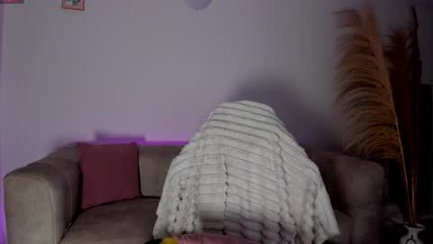 Snapshot of elissa_dominguez chatting on July 10, 6:28 am Elissa online show from July 10, 6:28 am