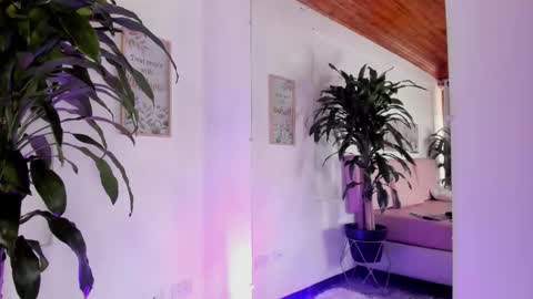 Snapshot of elissa_sexygirl chatting on September 28, 4:23 pm elissa_sexygirl online show from September 28, 4:23 pm